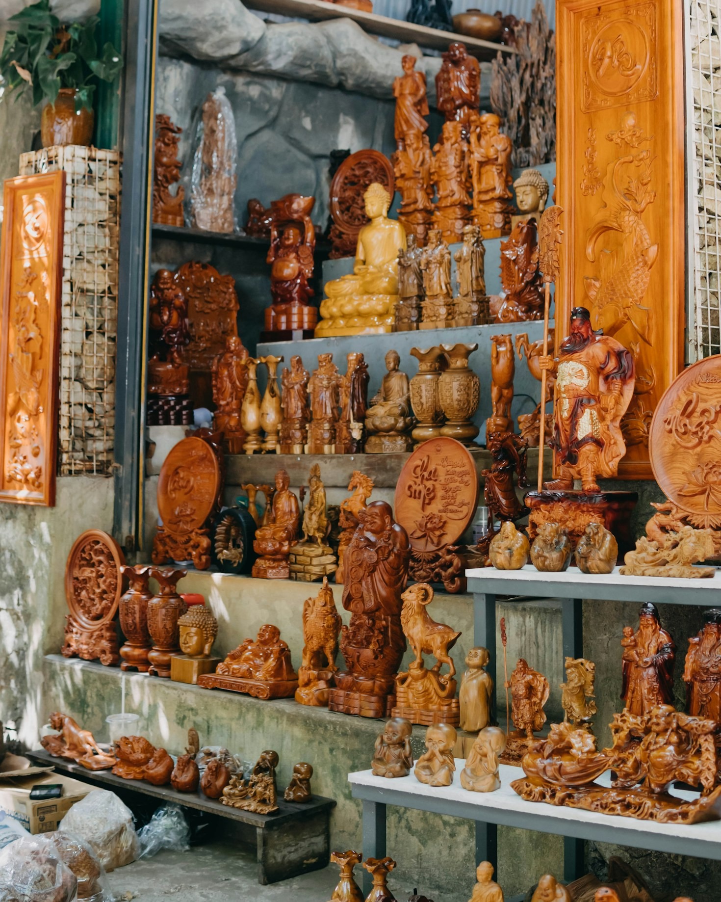 Behind the Scenes: The Process of Meticulous Italian Artistry